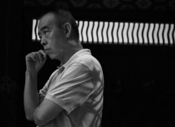 陈凯歌的电影票房一般，回报率也不是很高，为什么投资人还会让他继续拍片给他烧钱呢？