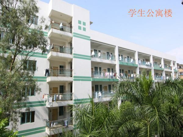 求南宁33中的住宿条件!!!