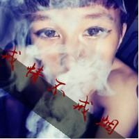 黑白情侣头像一左一右（抽烟的）