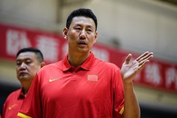 李楠作为来自男篮主帅，为何遭网友“炮轰360问答”？