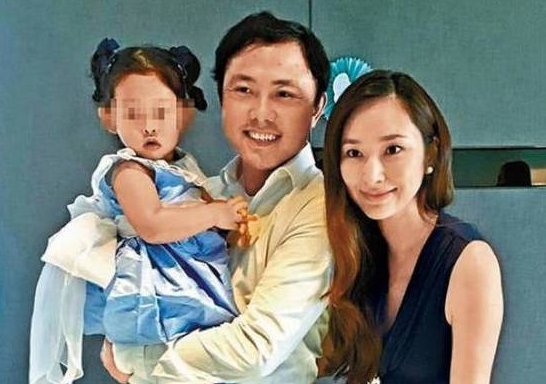吴佩慈生三胎仍没名分吗？