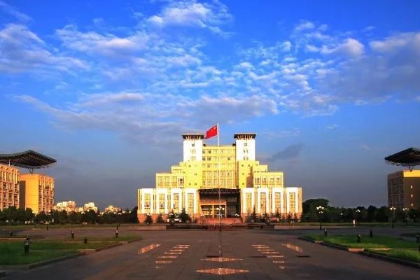 江汉大学怎么样啊?