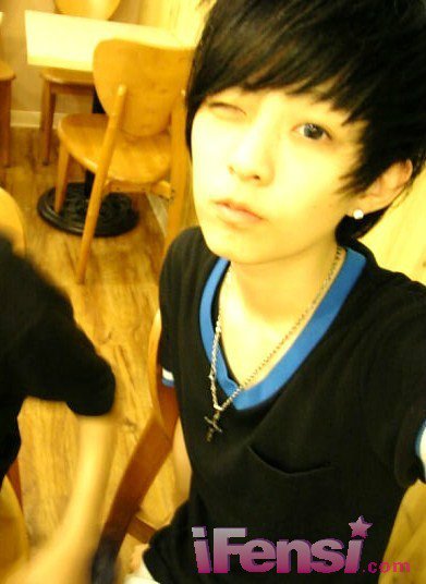 求网络红人吕婷华唯美图片