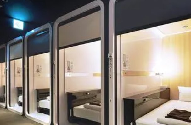 濡湿的车站未增删带翻译