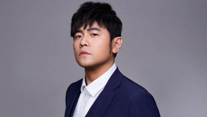 歌曲名：上海1943。歌手：周杰伦。歌词：