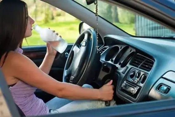 小说中的开车场面描写知乎