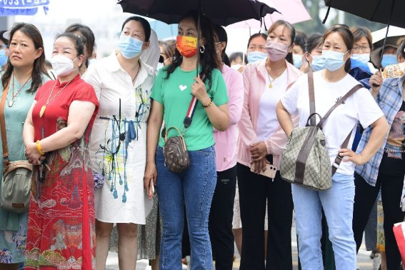 高考第一天早上考什么