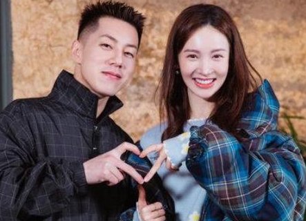 《女儿们的恋爱》收官，金晨赴约卡斯柏，男方到底有何背景和魅力？