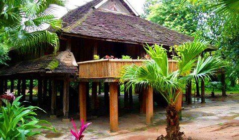 《各具特色的民居》客家民居和傣家主楼什么特点？