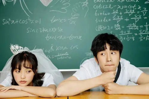 在大学里谈恋爱结婚可能性大吗？