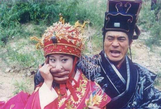 热血忠魂之独行侍卫中江洋八子各是怎么死的？要详细的。还有花子喜欢谁？