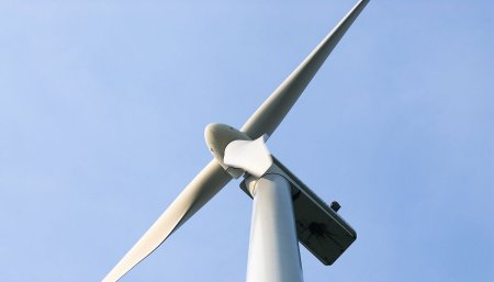 中国发展低碳经济的着力点应放在()