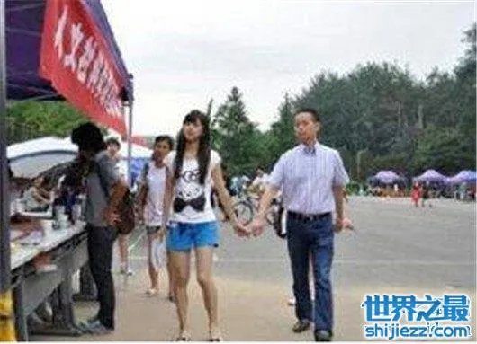 章丽厚身价超十亿，奶茶妹妹原来也是富家千金？ 