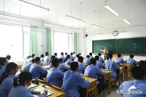 贵州209名高三学生出现发热、腹痛、腹泻等症状，你怎么看？