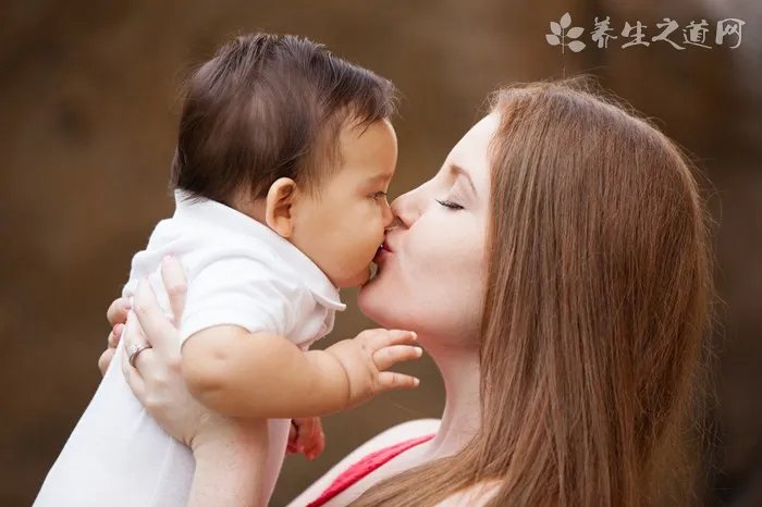 使用婴儿浴室给BB洗澡8步骤