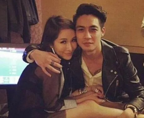 萧亚轩新男友资料曝光  Elroy是新加坡富商身家百亿