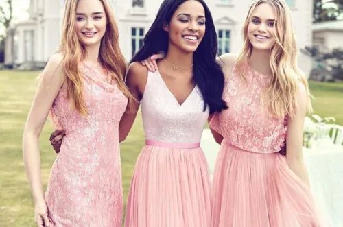 当伴娘穿什么衣服比较合适 伴娘可以穿平常衣服去么