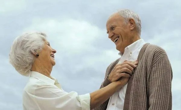 女儿为植物人父亲打造花园,为何会有网友说是愚孝?