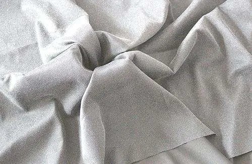 请问做衣服时无纺衬和有纺衬有什么区别