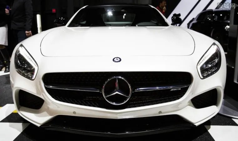 奔驰女车主事件最新消息 消费者怎样维权才不难?