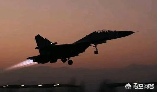 歼15起飞时后面竖起的挡板作用是什么？有何特殊要求？