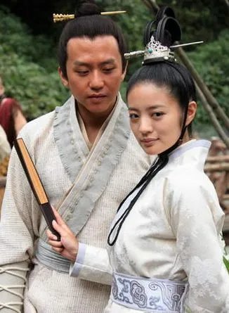 邓超出轨安以轩是真的吗 邓超和鹿晗为什么是父子