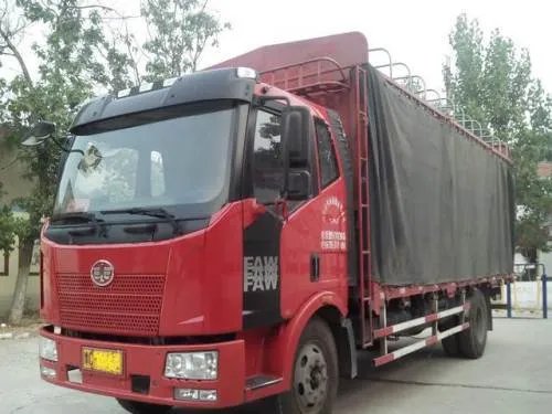 解放6.8米高栏货车新车价位图片