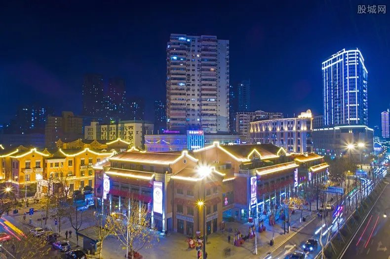 武汉商业今日重启 经济生活重新恢复正常