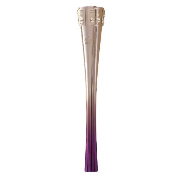 杭州亚运会火炬形象发布,这一形象是根据什么设计的?