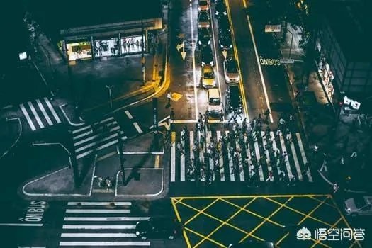 台州大溪高速公路口油罐车大爆炸，油罐车公司负法律责任吗？