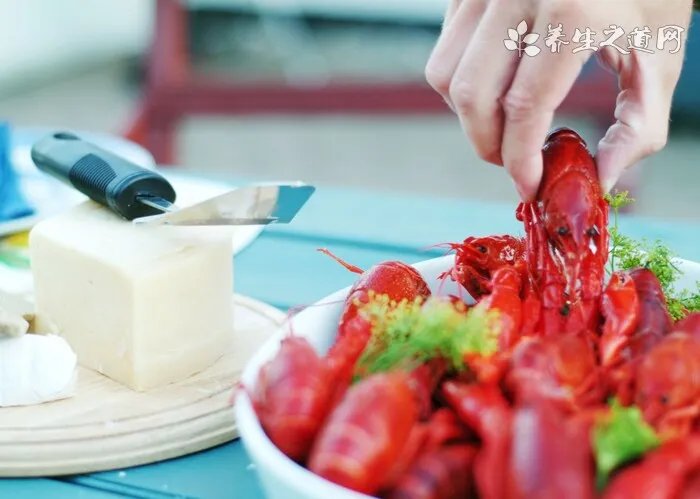 岳阳切糕事件,16万的切糕真实价值到底是多少(天价切糕)