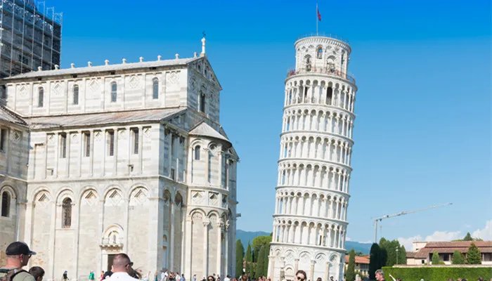 自由落体定律由谁发现的 自由落体定律是谁发现的