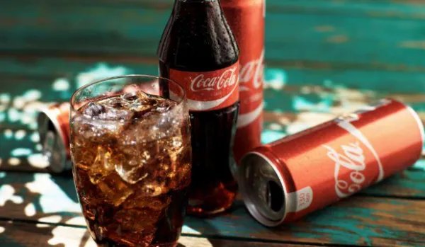 可口可乐将品牌砍掉一半,背后的主要原因是什么?