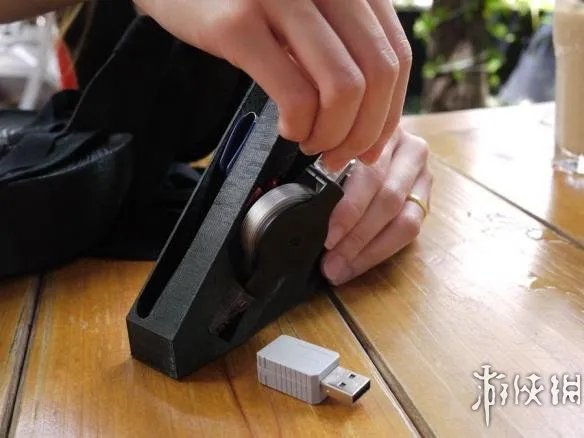 深圳美女黑客发明黑科技:工具藏在3D打印高跟鞋中!