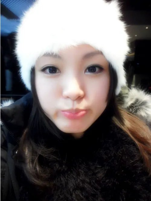 G1联赛线下决赛美女主持安蕾尔生活照