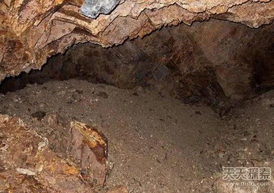 男子发现洞穴里面东西让他震惊（图）