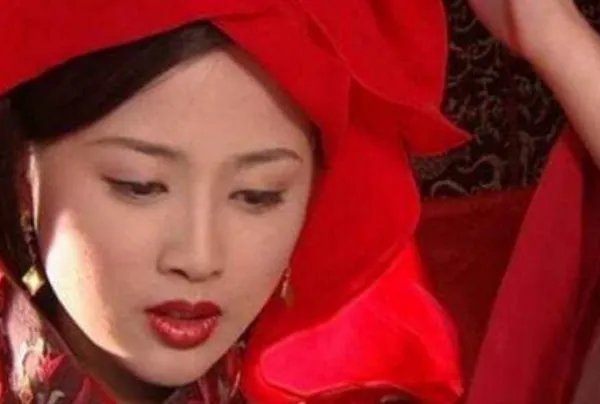 卫子夫王灵低调嫁给圈外老公恩爱如初,他们是有多恩爱?