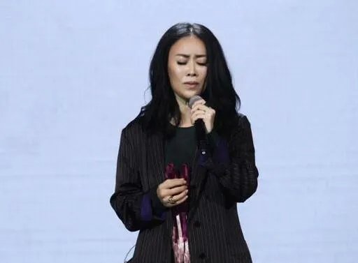 春暖花开那英春晚演唱受好评 获年度中国好歌曲奖