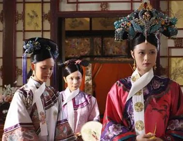 历史上的年世兰，深受雍正宠爱，地位仅次皇后