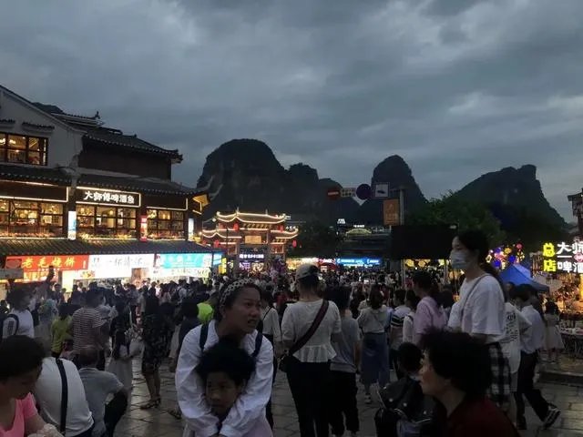 桂林阳朔一日游最佳路线（桂林阳朔三日游攻略）