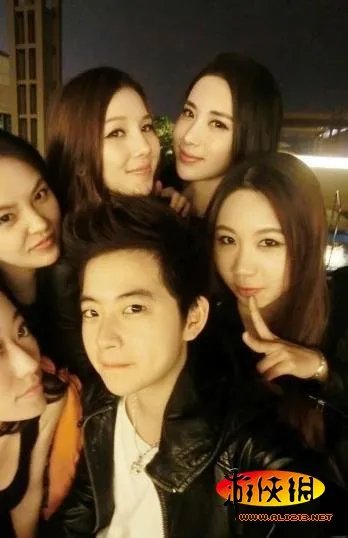 深圳16岁顶级富二代：女友无数 玩三国杀爱COS