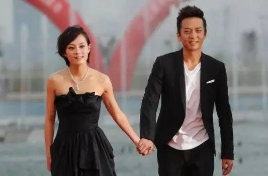 邓超评孙俪和赵又廷亲密吻戏剧照,为何会被网友称为“醋王”?