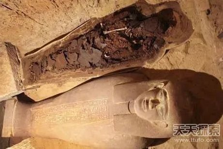 男子发现洞穴里面东西让他震惊（图）