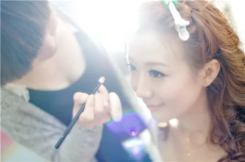 成都跟妆多少钱 成都新娘跟妆哪家好