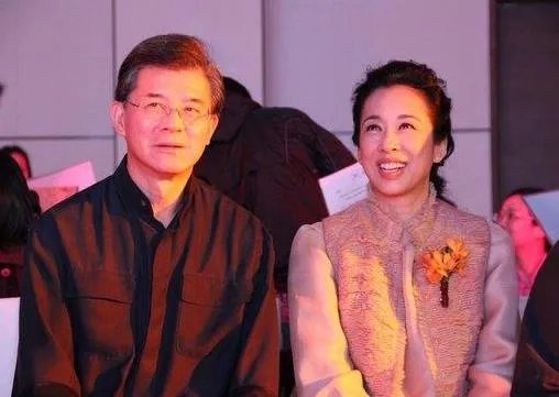 罗康瑞个人资料简介婚史:罗康瑞和朱玲玲的故事