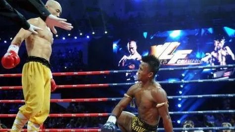 大战一龙，刘二狗惨遭对手两次KO，赛后哭着道歉。对此你怎么看？