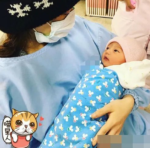 欧弟女儿正面照曝光 大眼翘鼻啾啾嘴