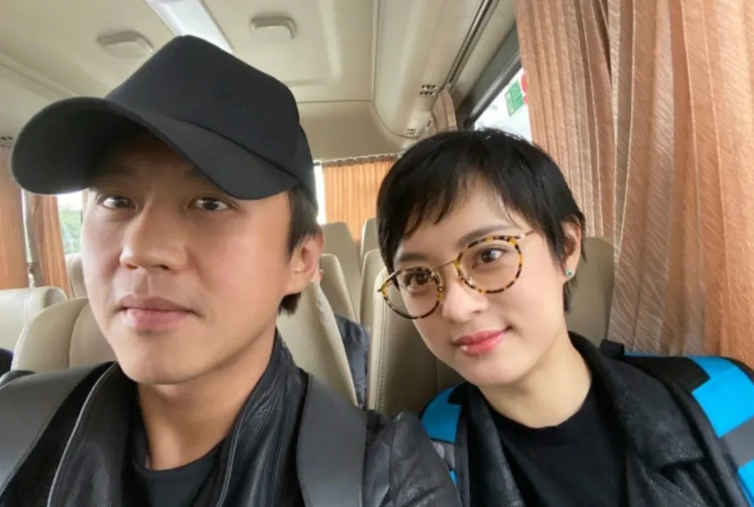 邓超画与孙俪的结婚照,你觉得这画风如何?