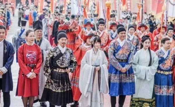 杭州西湖国风节演员掉下舞台,现场到底发生了什么?