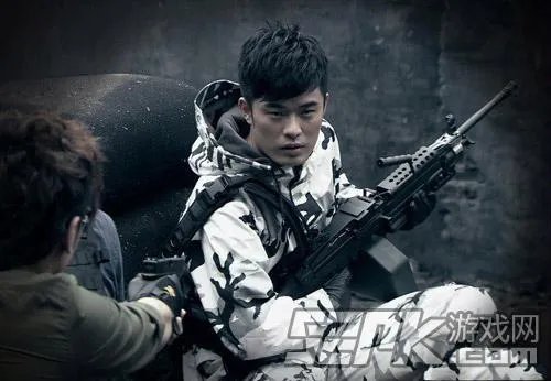 曾小贤参加LOL全明星表演赛 期待好男人怒拿草莓一血